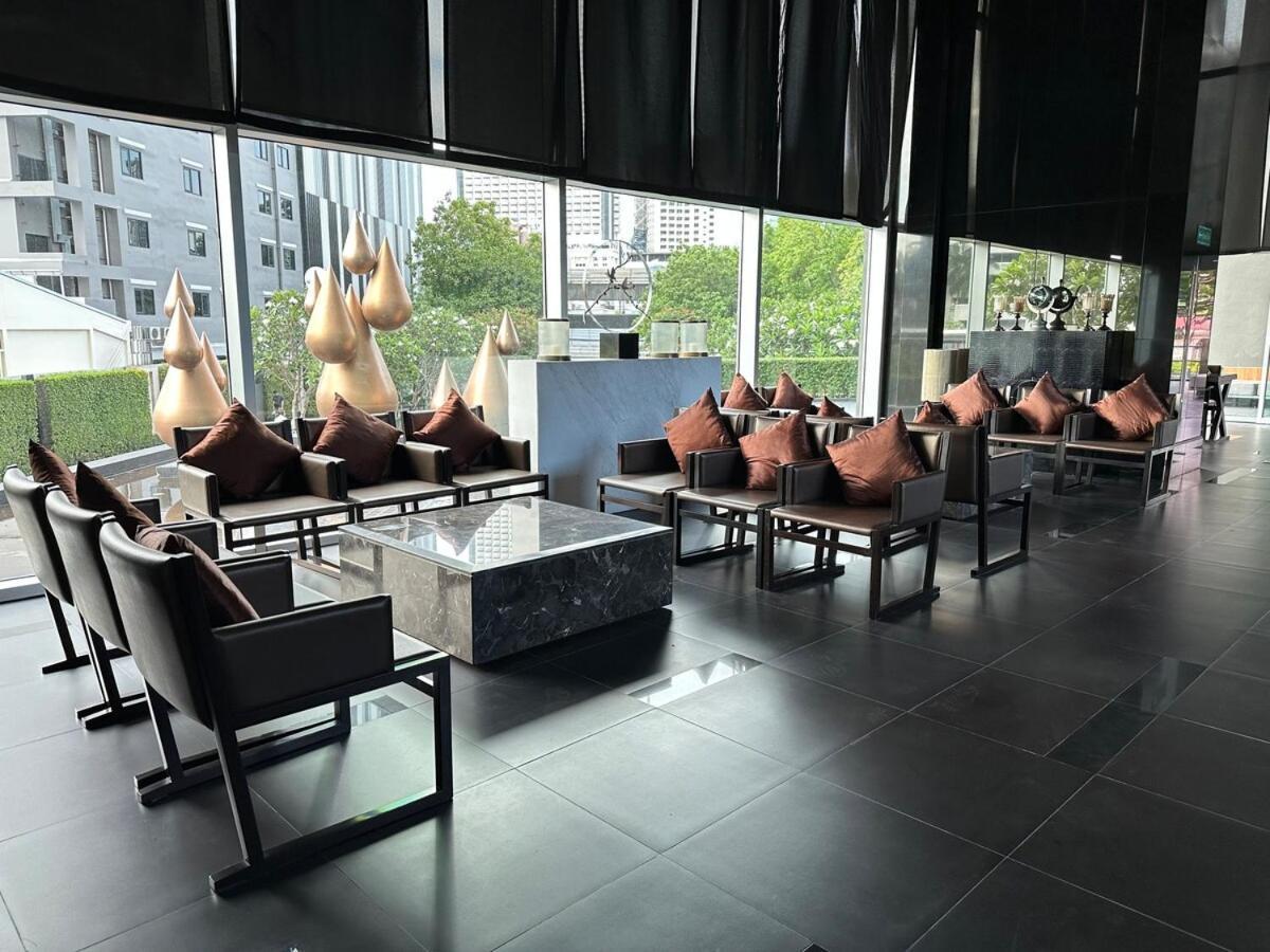 Condo, 3-min Walk To Bts, Sky Pool, Gym, Wifi, Self Check-in At Pickup Point Bangkok
