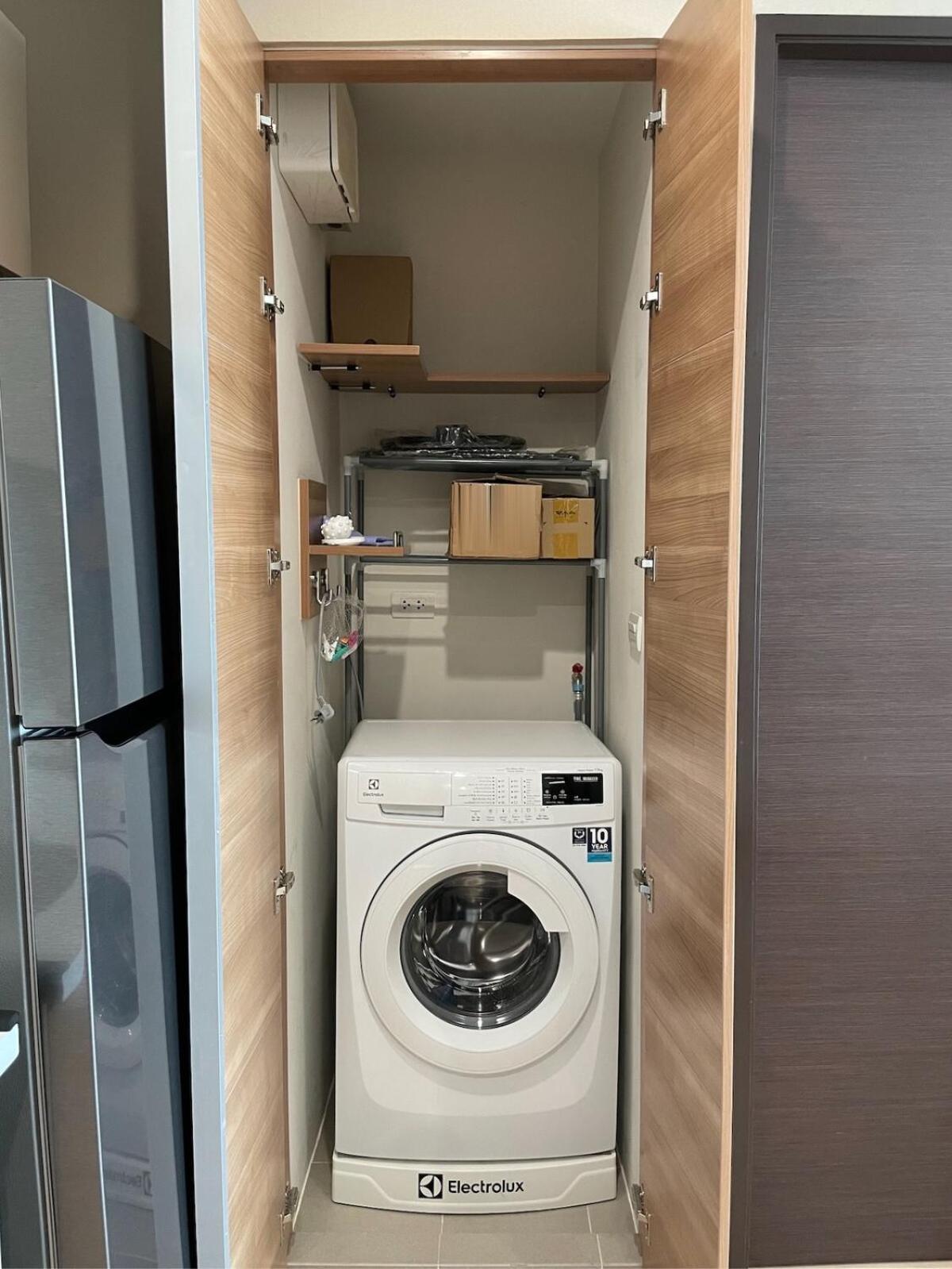 Condo, 3-min Walk To Bts, Sky Pool, Gym, Wifi, Self Check-in At Pickup Point Apartment Bangkok