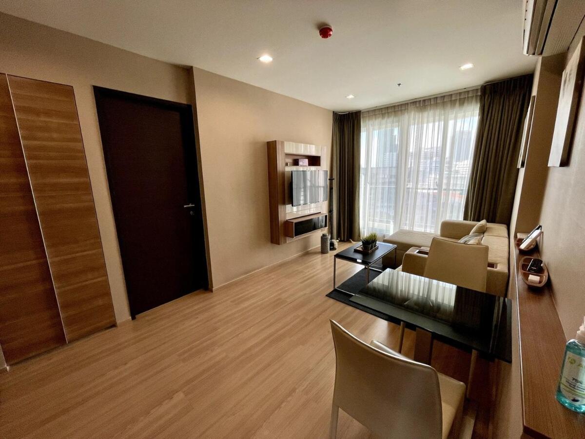 Condo, 3-min Walk To Bts, Sky Pool, Gym, Wifi, Self Check-in At Pickup Point Apartment *