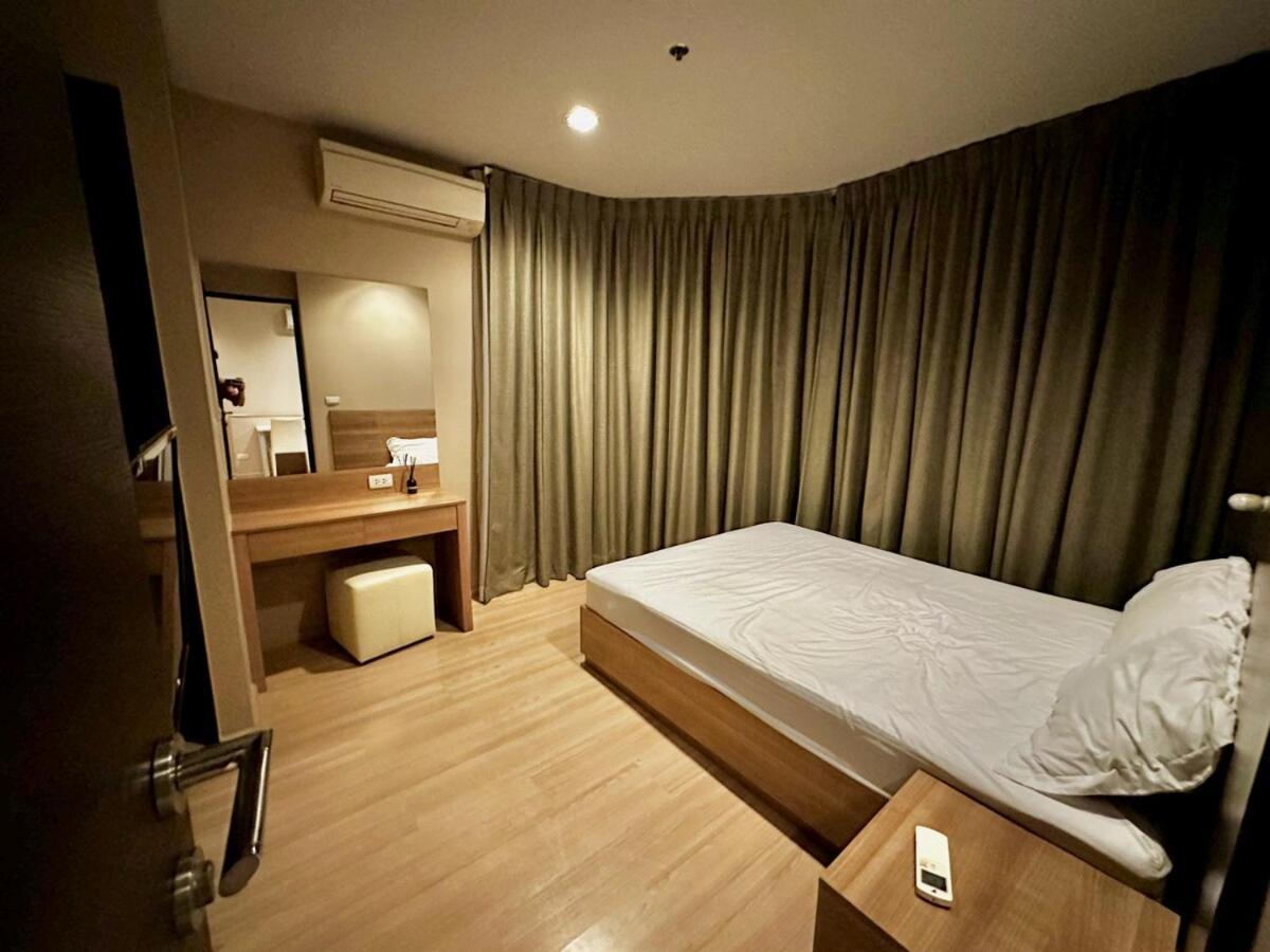 Condo, 3-min Walk To Bts, Sky Pool, Gym, Wifi, Self Check-in At Pickup Point Apartment Bangkok