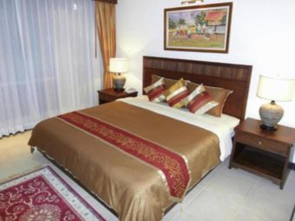 Hotel De Arni 3*