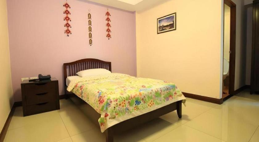 Sunflower Place 3*