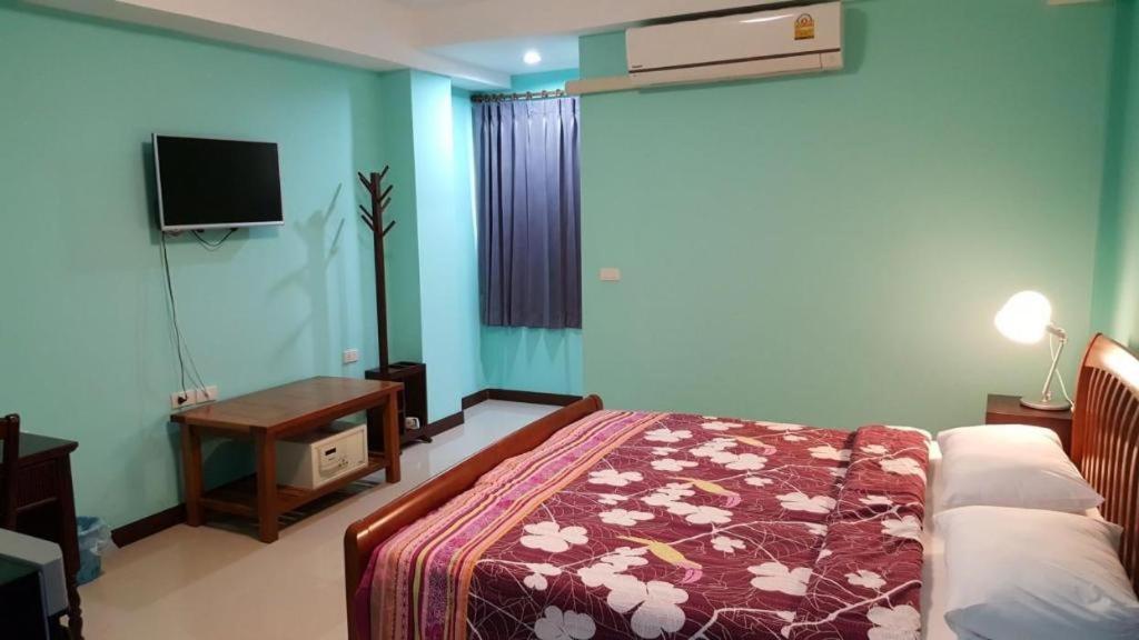 Sunflower Place 3*