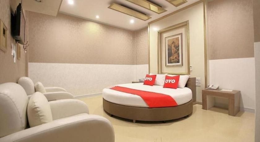 Oyo 1002 Pinklao Hotel Bangkok