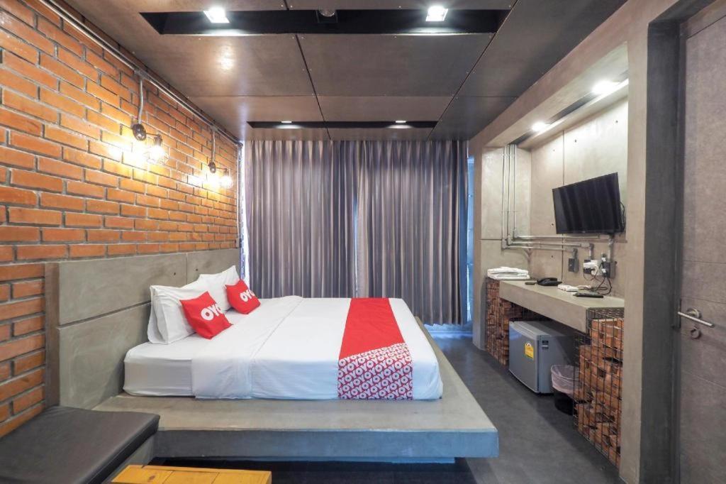 Oyo 75368 Demadre Hotel Bangkok