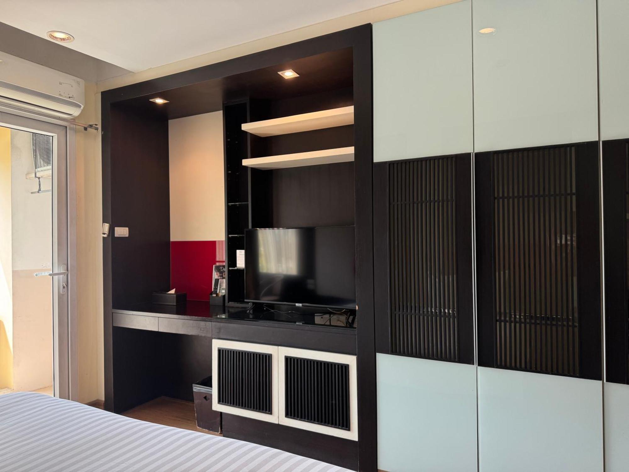 The Sunreno Sha Aparthotel