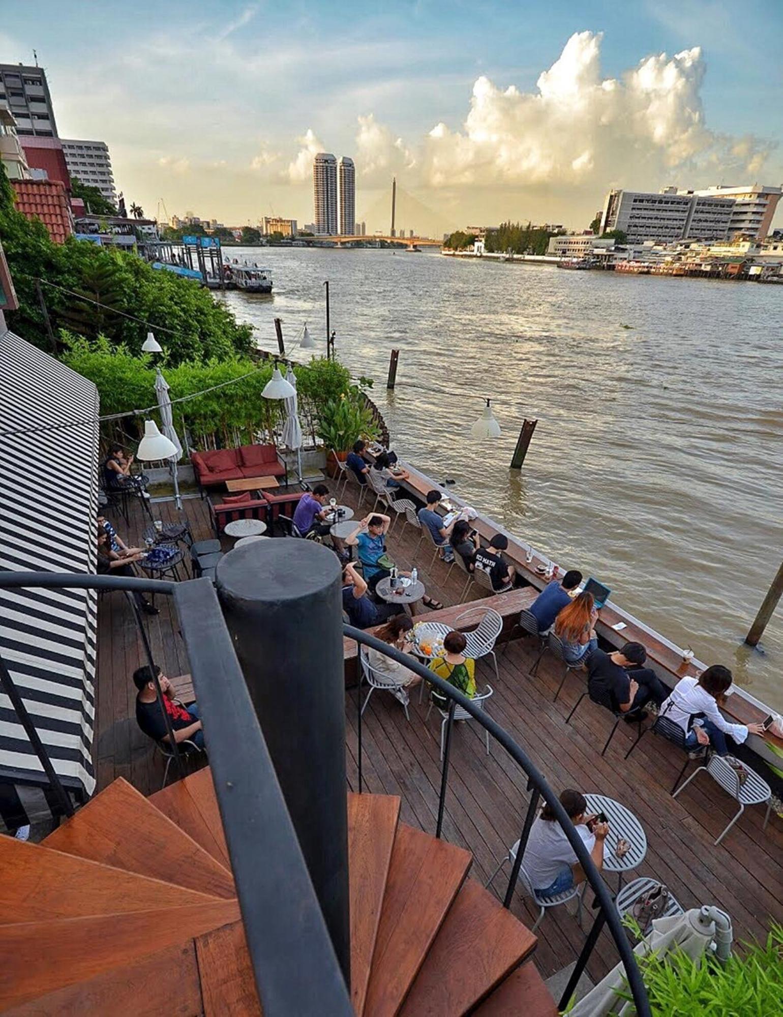 Hotel Baan Wanglang Riverside, Bangkok