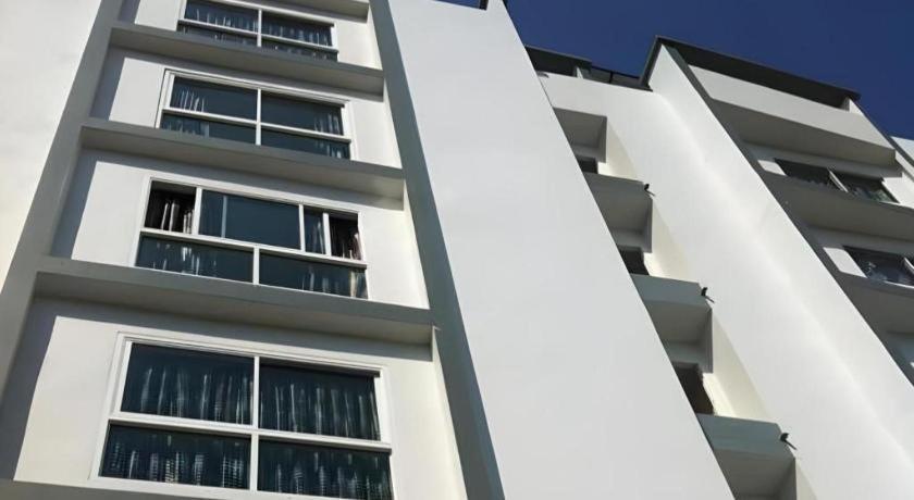 Buddy Place Hotel