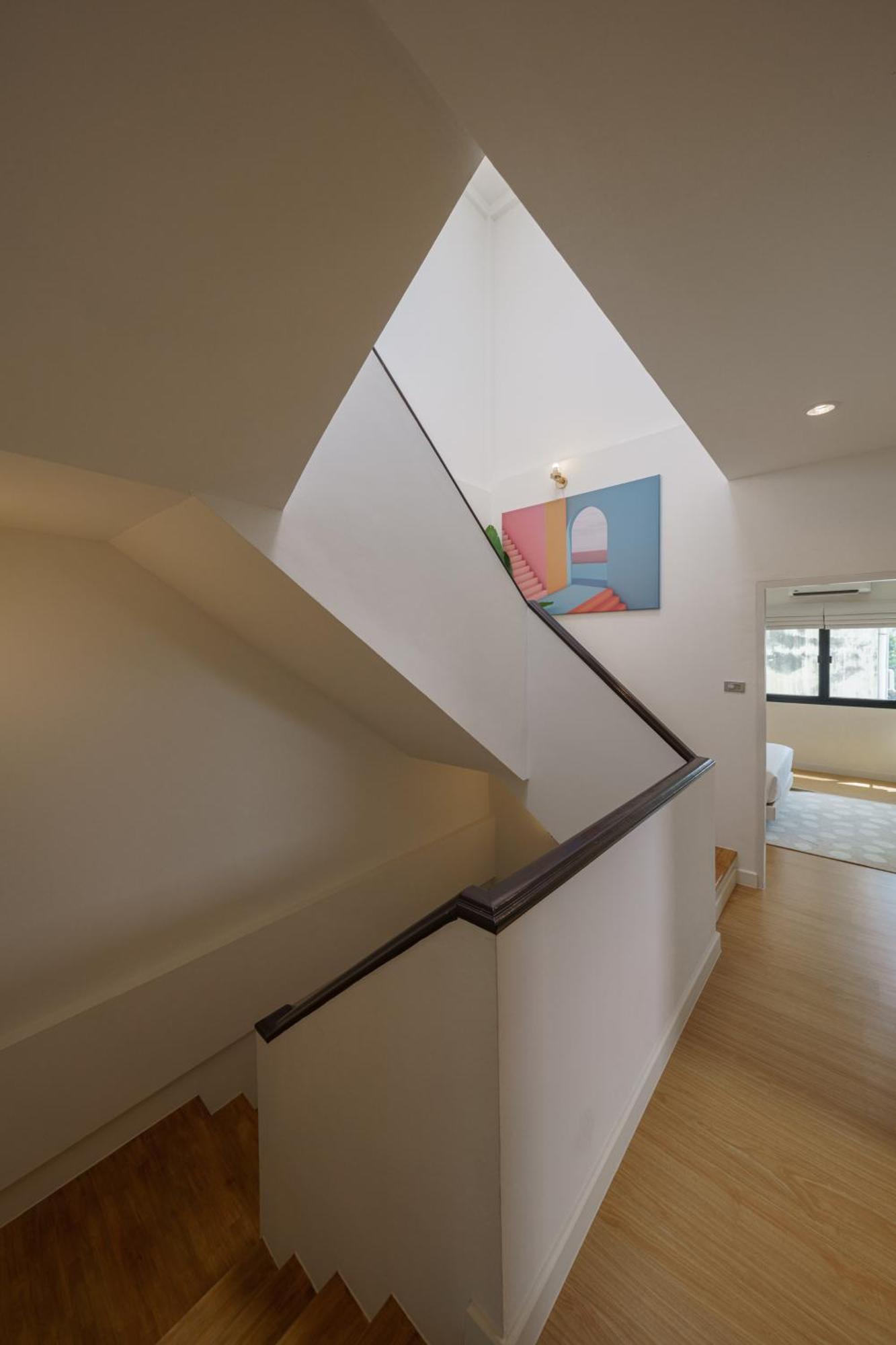 New Stylish Modern 4br 12pax 200m Bts Phrakhanong