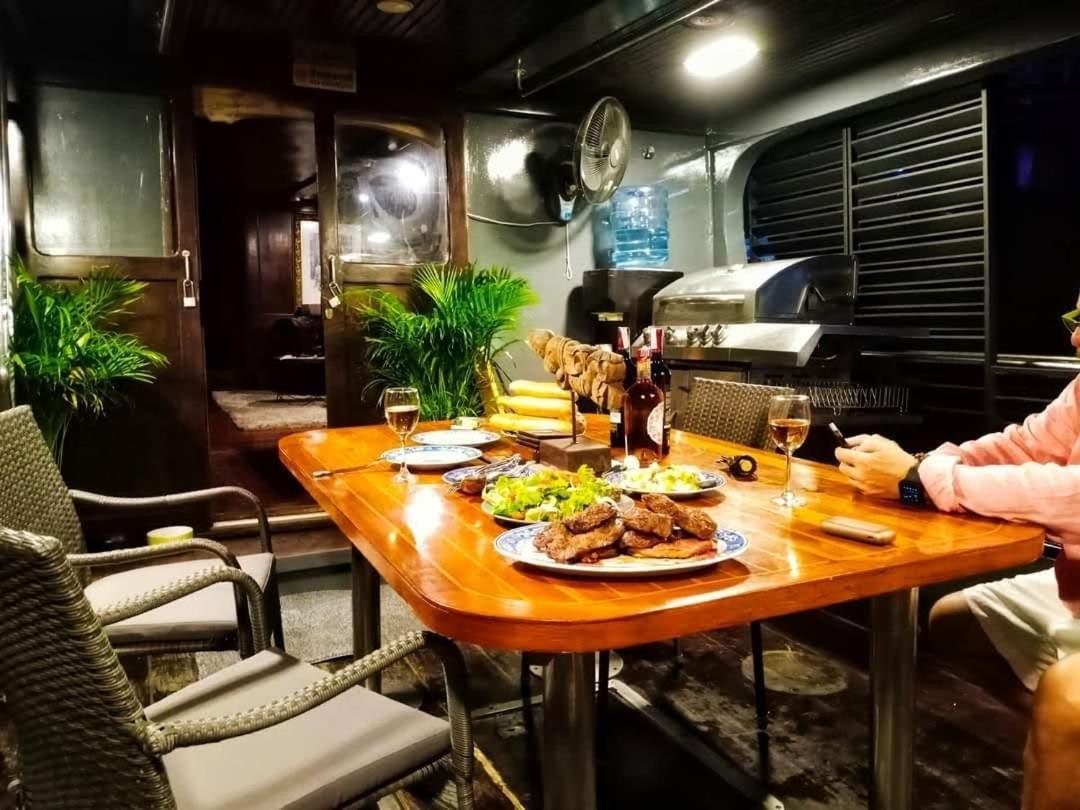 Sabai Sabai Liveaboard Bangkok