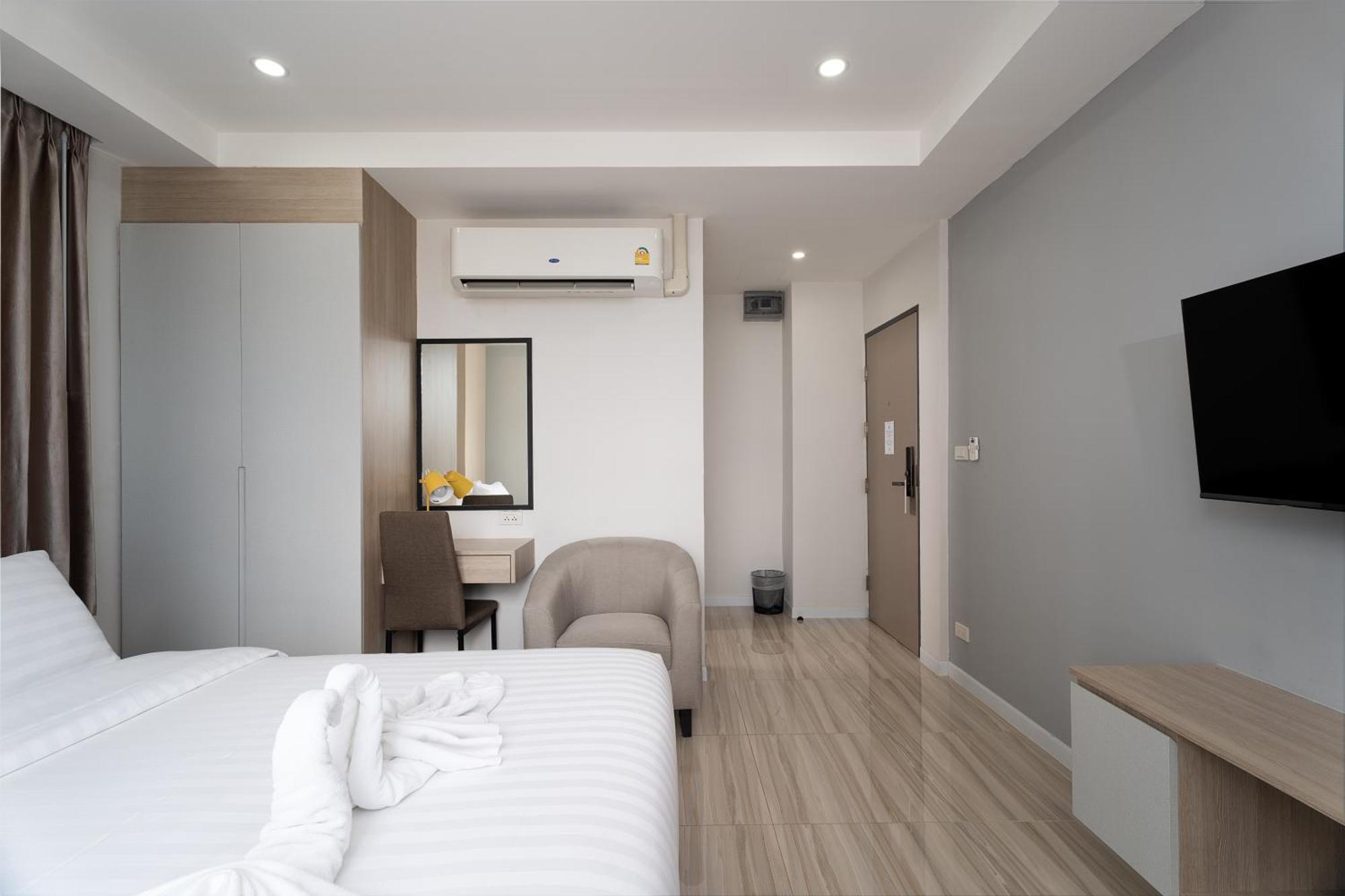 The Riski At Bangphlat Station Sha Hotel Bangkok