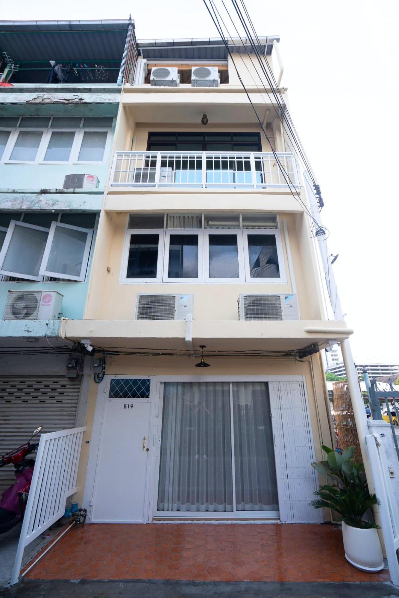 Entire-house With Rooftop In Sathorn, Near Bts Holiday home *