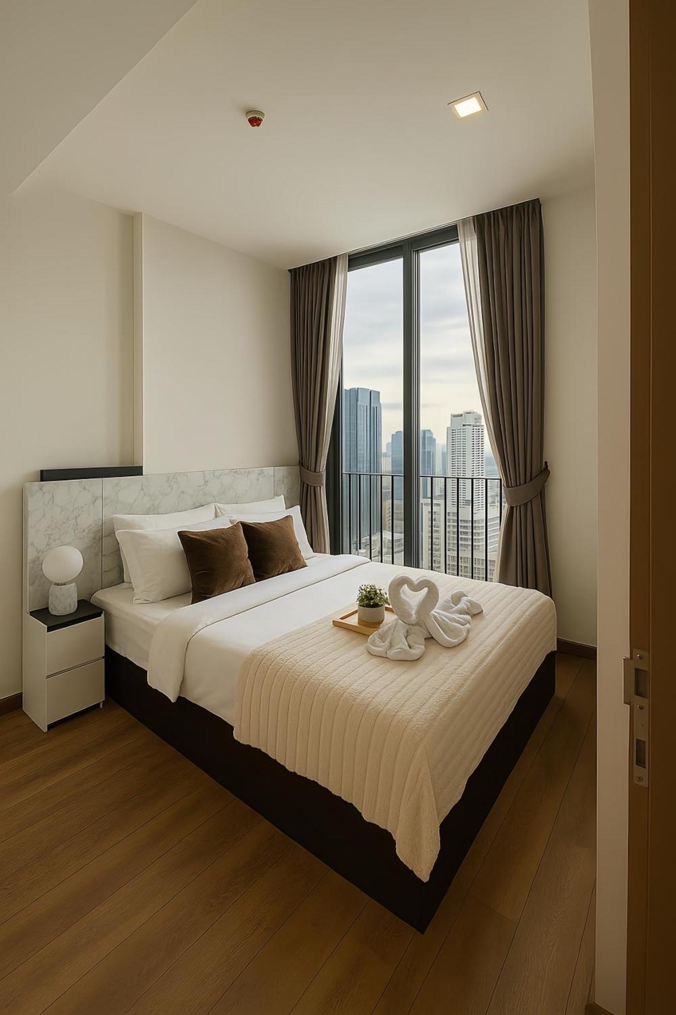 Phrom Phong 1br Luxe With Pool Gym Park Center Apartment *