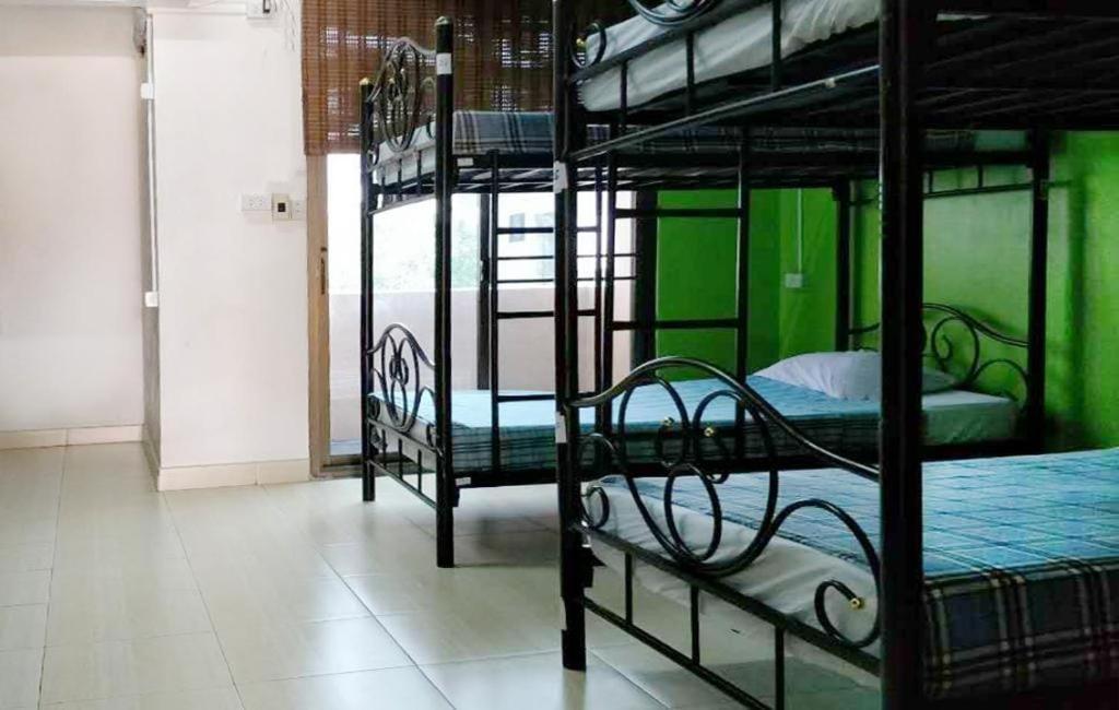 The Twins Hostel Hotel Bangkok