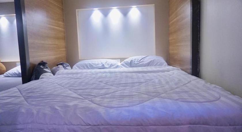 Hostel Sleep Cafe @ Hidee Bangkok