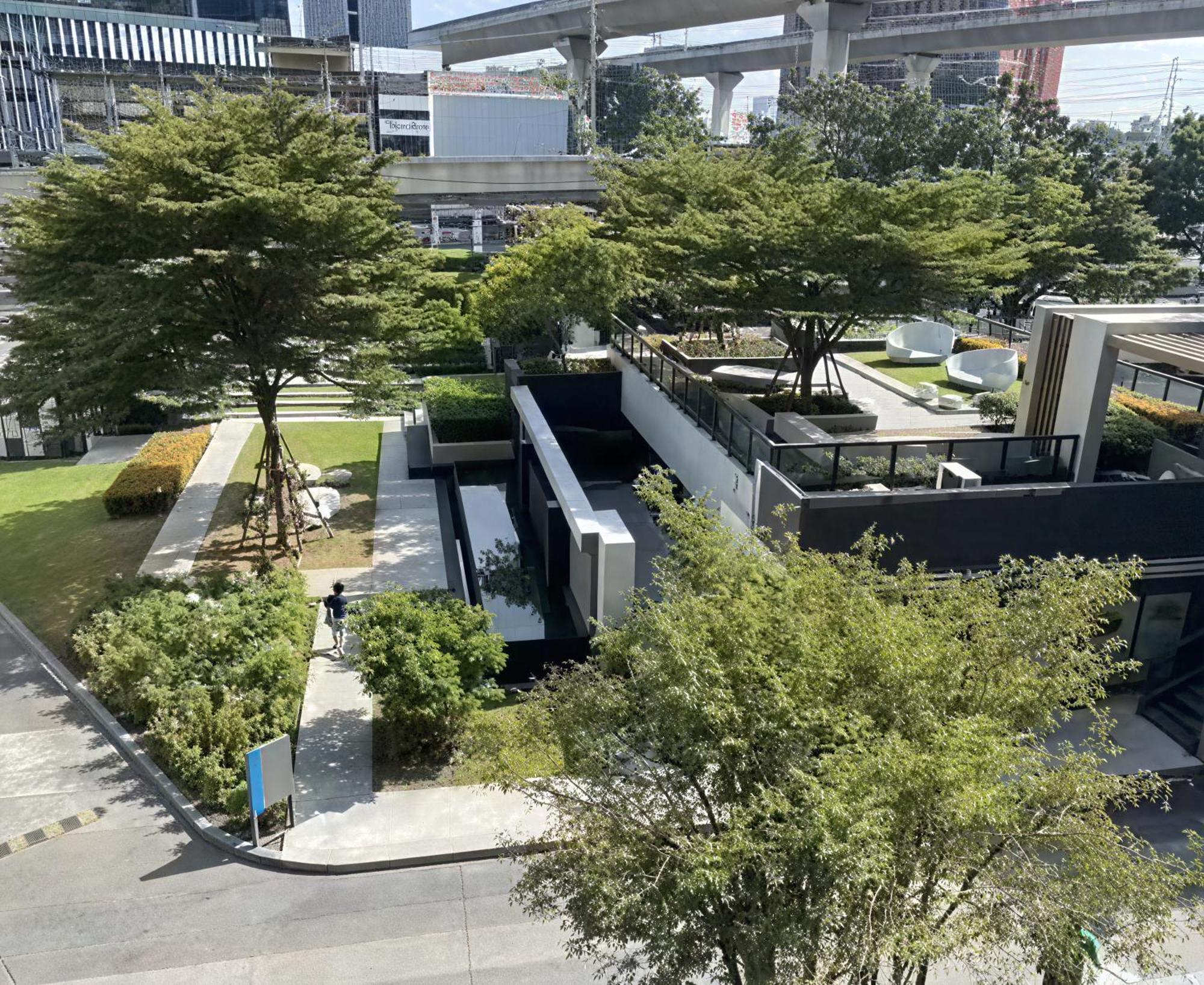 The Base - Rama 9 By Sumaq Apartment *