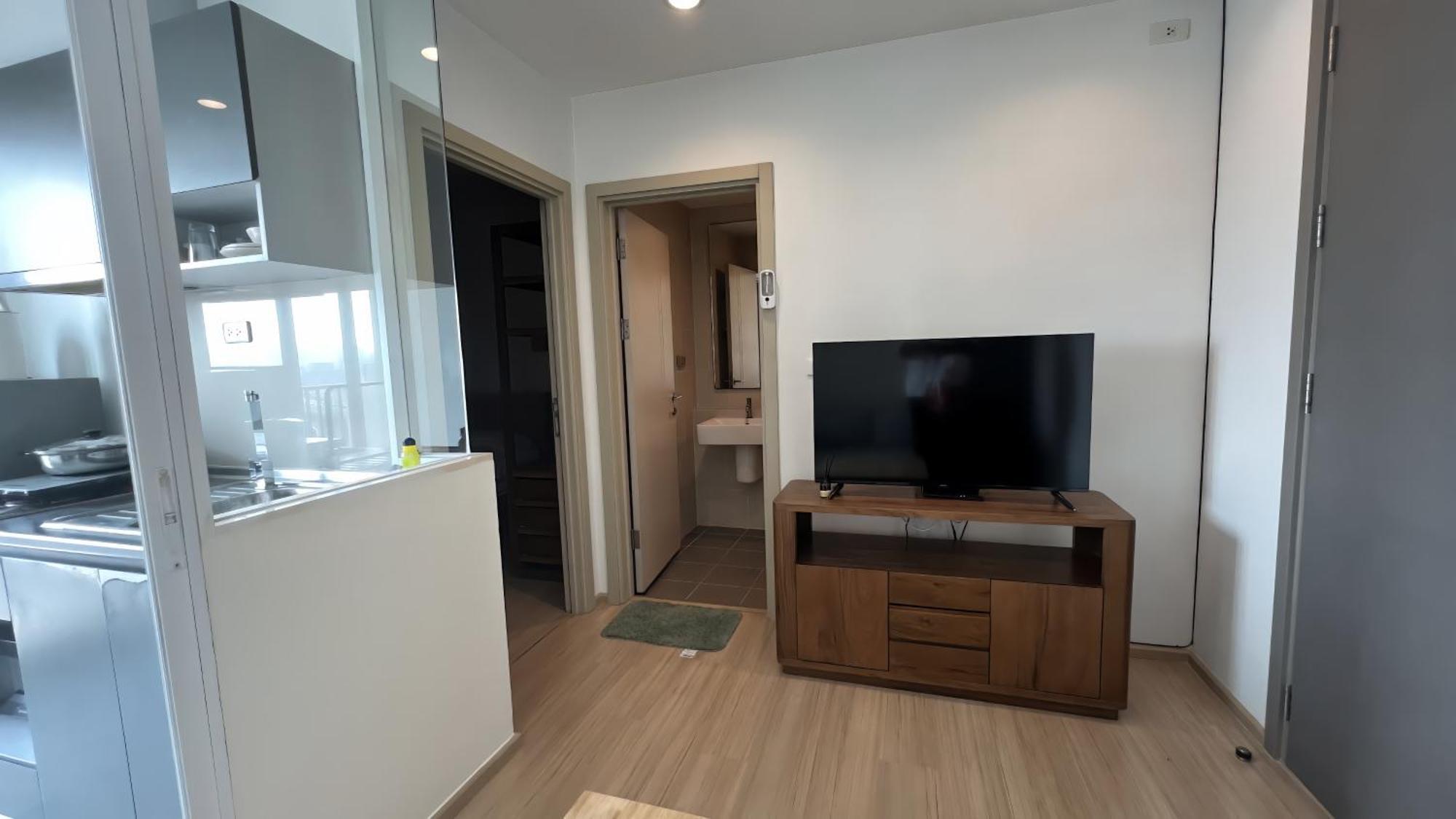 The Base - Rama 9 By Sumaq Apartment