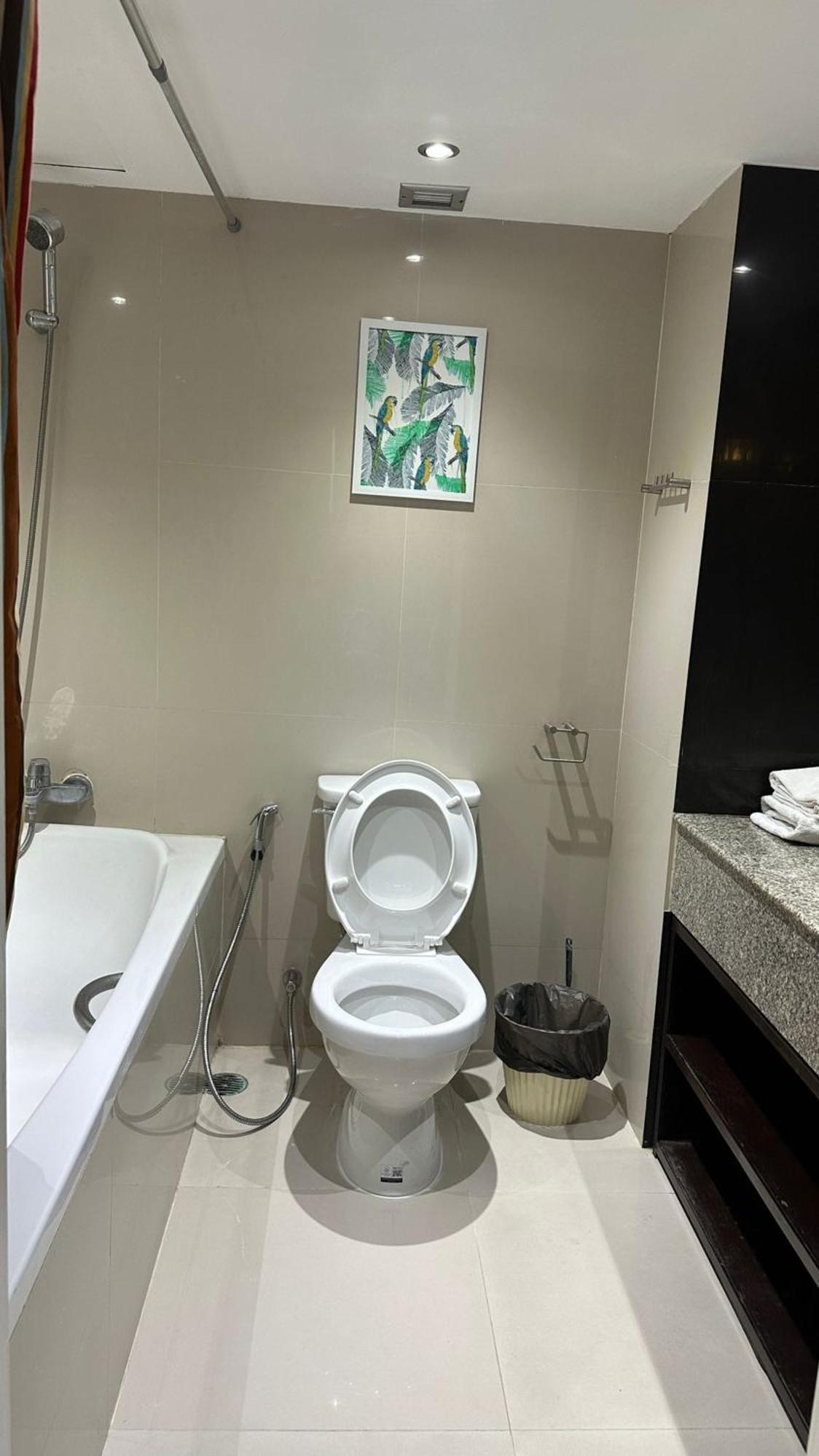 Apartment Spacious 1,2 & 3 Bedroom Serviced Apartments Omni - Nana Bts