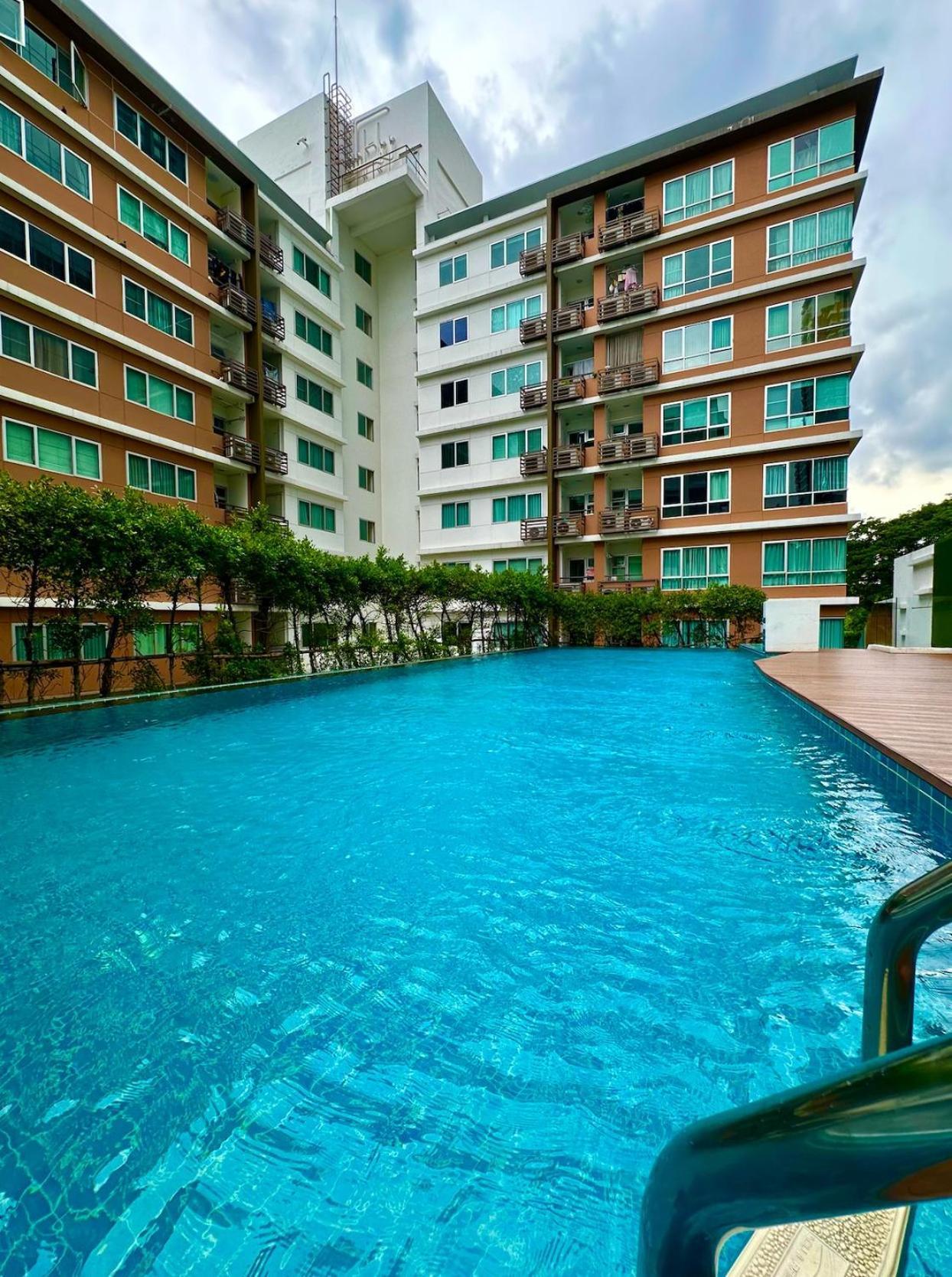 Low-rise House In Thonglor Bts With Pool & Gym Bangkok