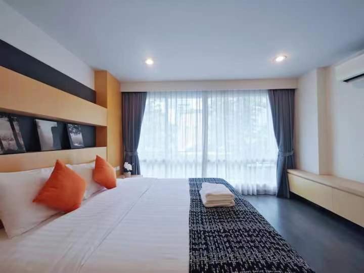 Aparthotel One 3*