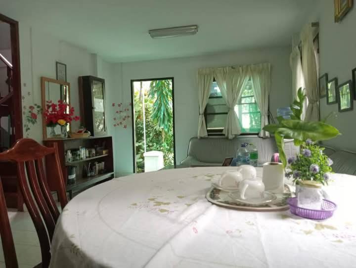 Guest house Young And Beautiful Bangkok