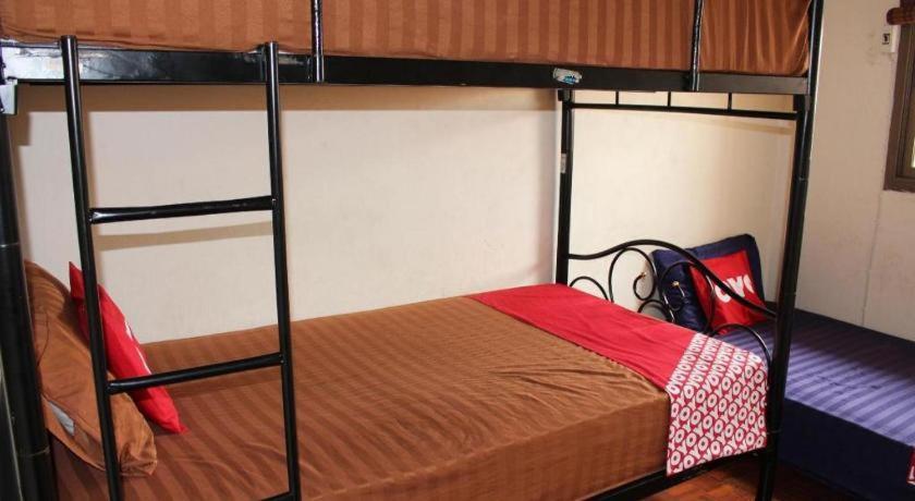 The Twins Hostel 2* Bangkok