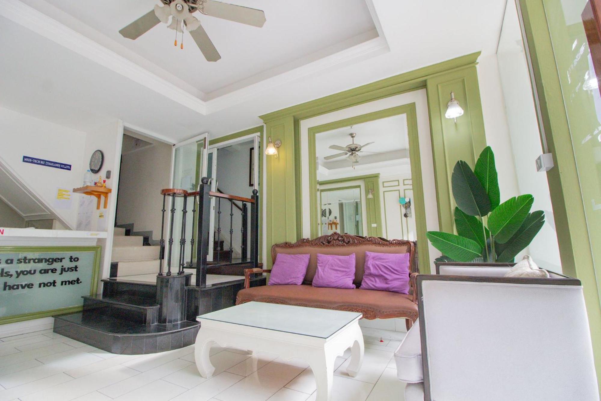 Skutan Sutthisan Nexus Opal Guest house Bangkok