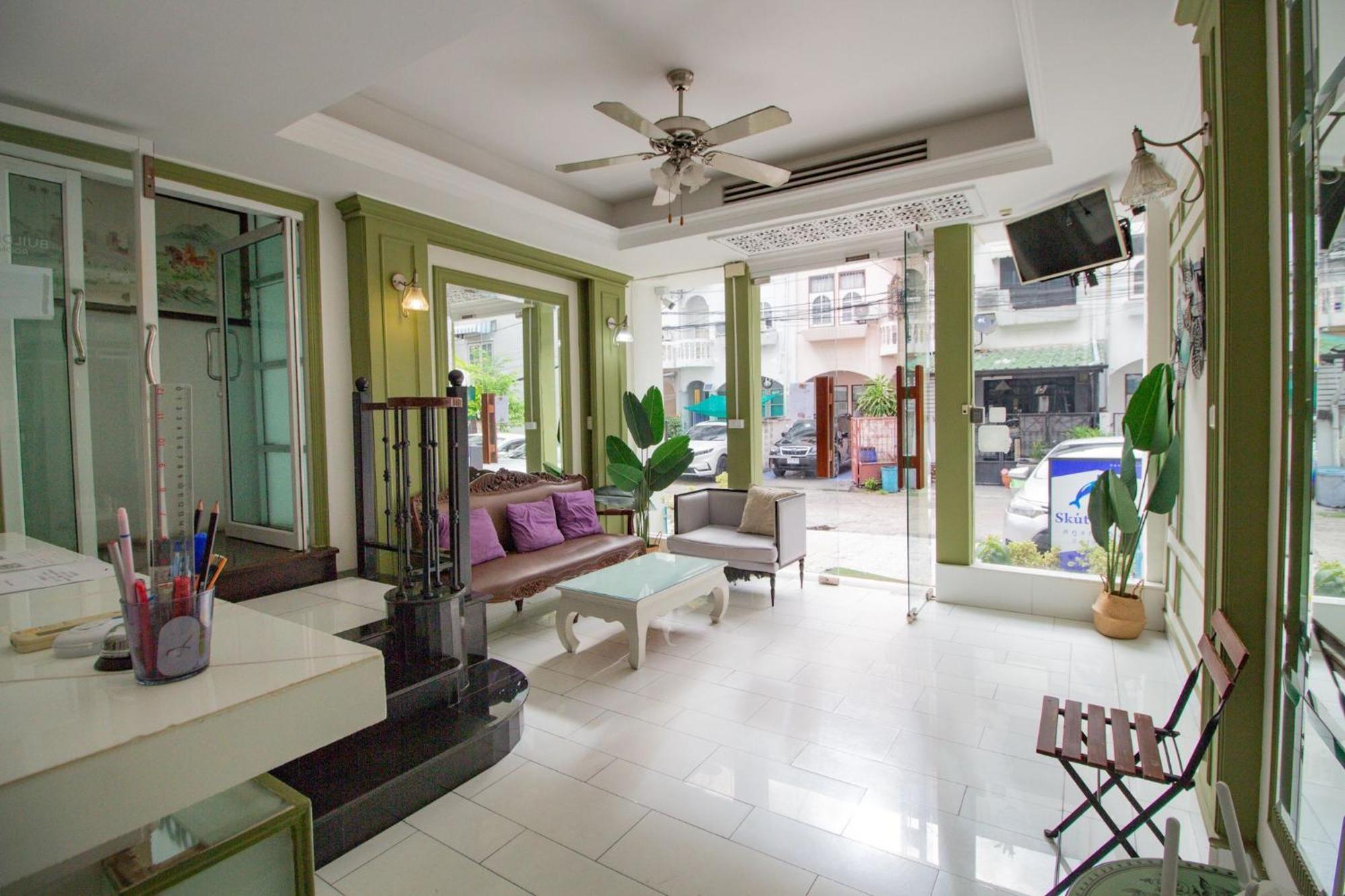 Skutan Sutthisan Nexus Opal Guest house Bangkok