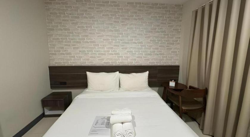 Hotel Seoul3 & Slow Bar Cafe Bangkok