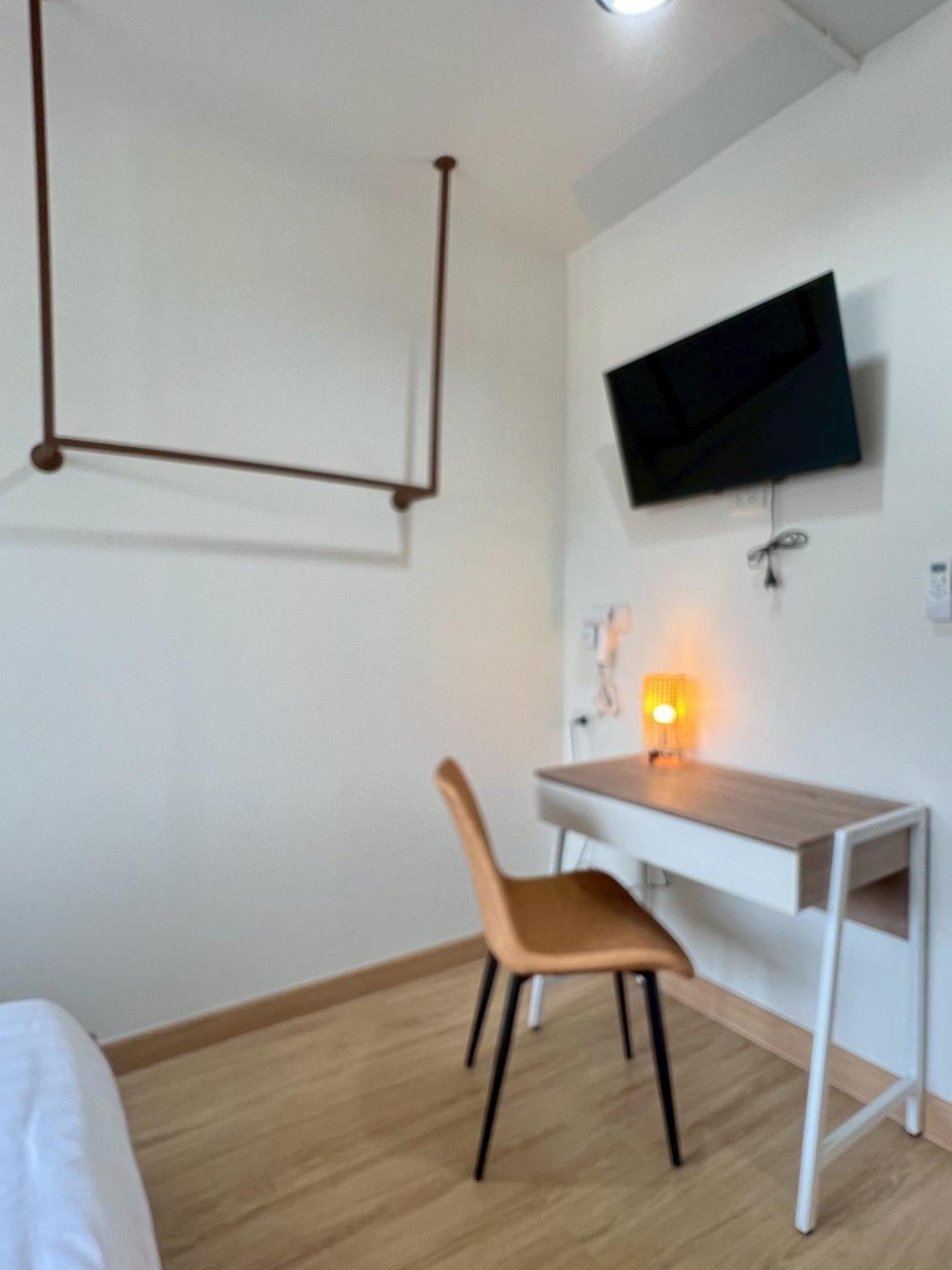 Hostel Ease At Sathorn And Coworking Space *