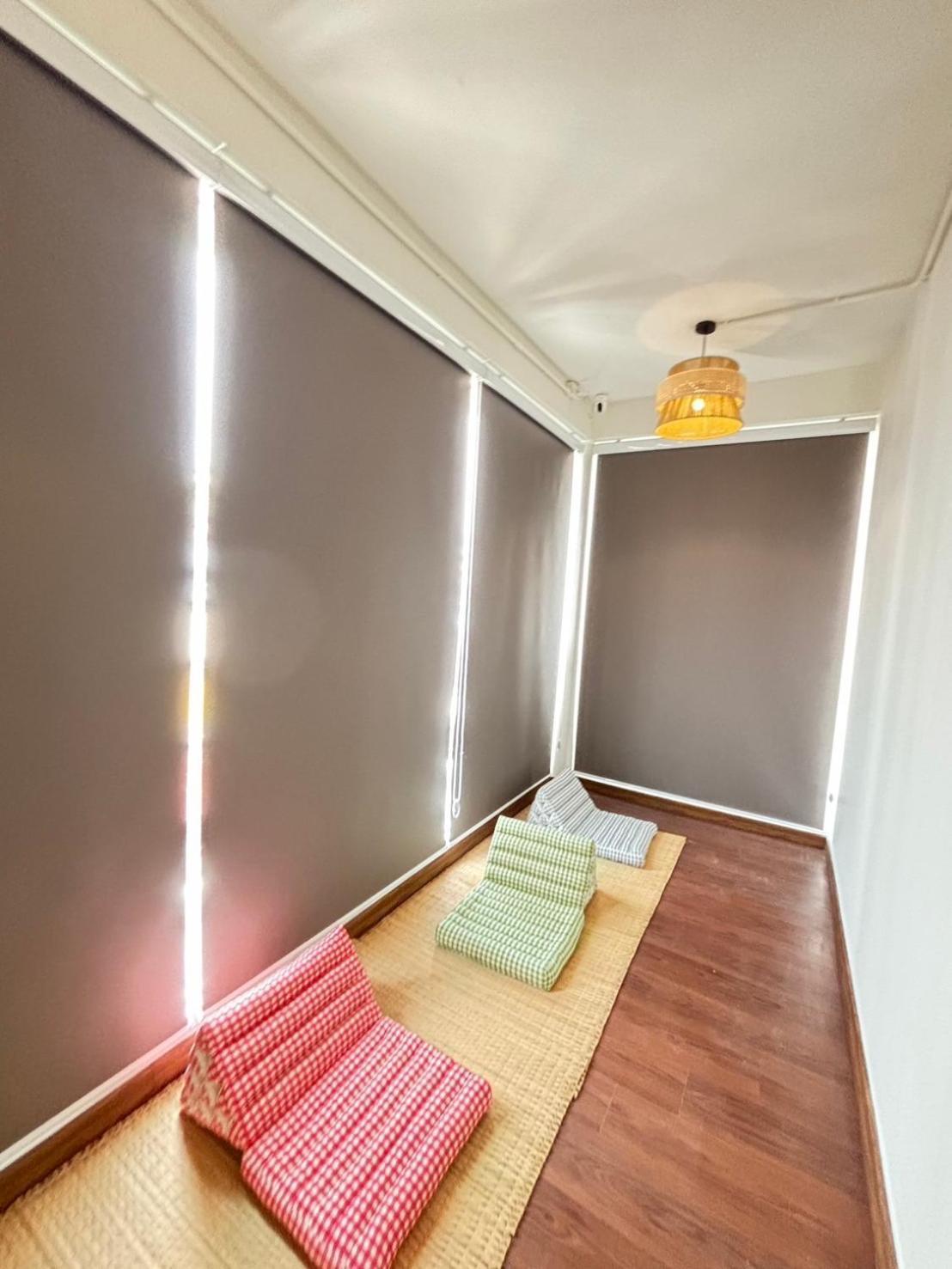 Ease At Sathorn And Coworking Space Hostel *
