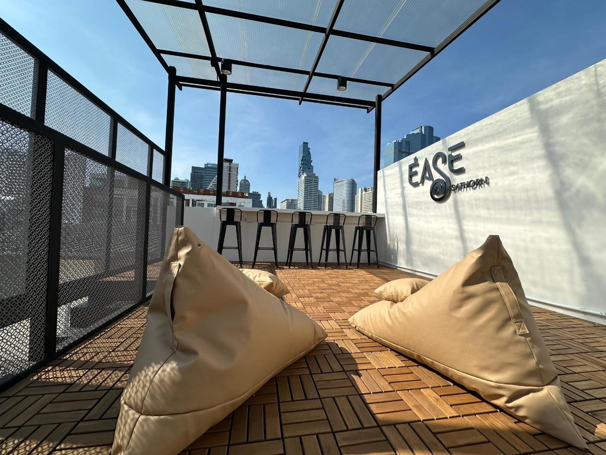 Ease At Sathorn And Coworking Space Bangkok