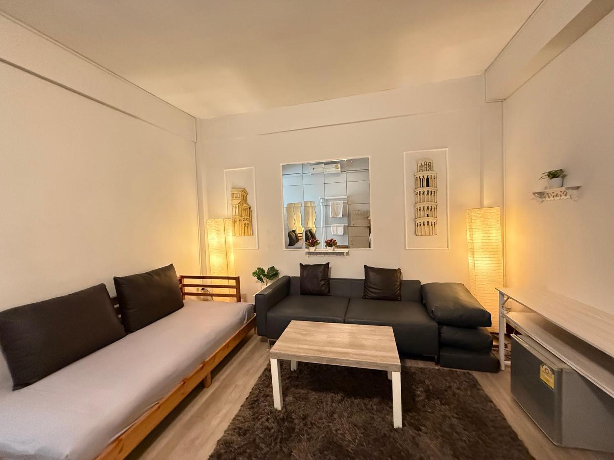 Baan Nampetch Hostel Bangkok