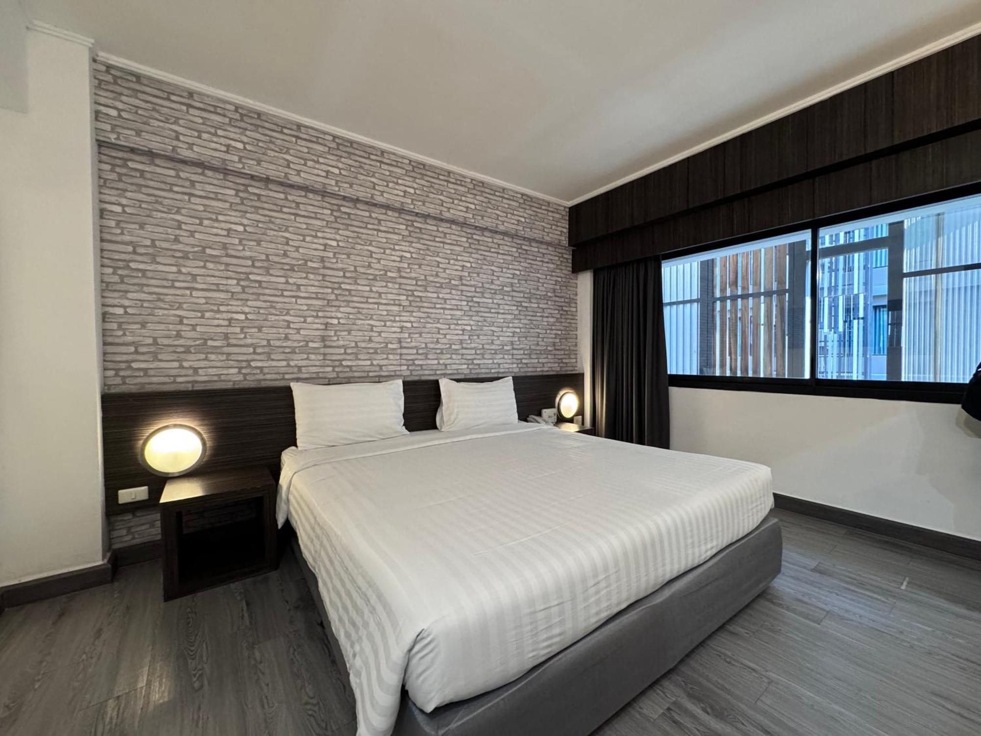 White Palace Hotel