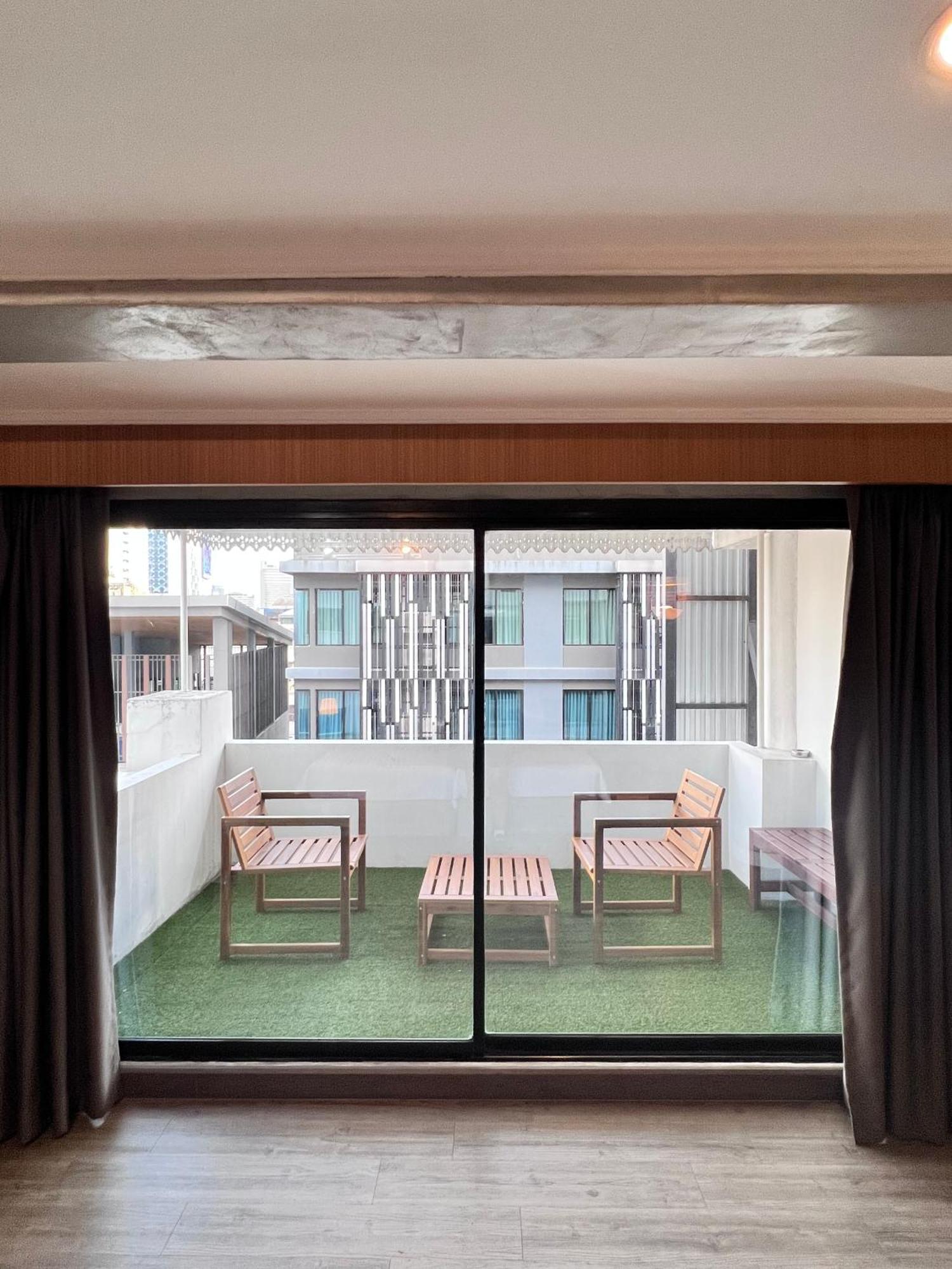 White Palace Hotel 3*