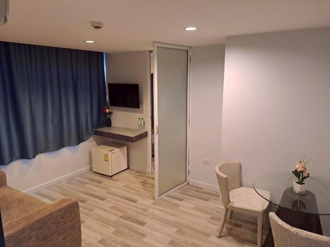 Nantra Ploenchit 3*