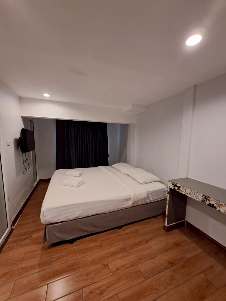 Nantra Ploenchit