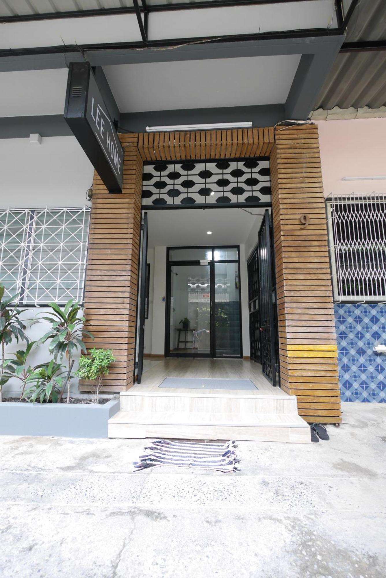 Lee Aparthotel *
