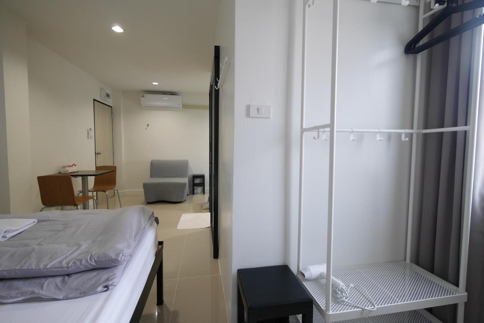 Lee Aparthotel *
