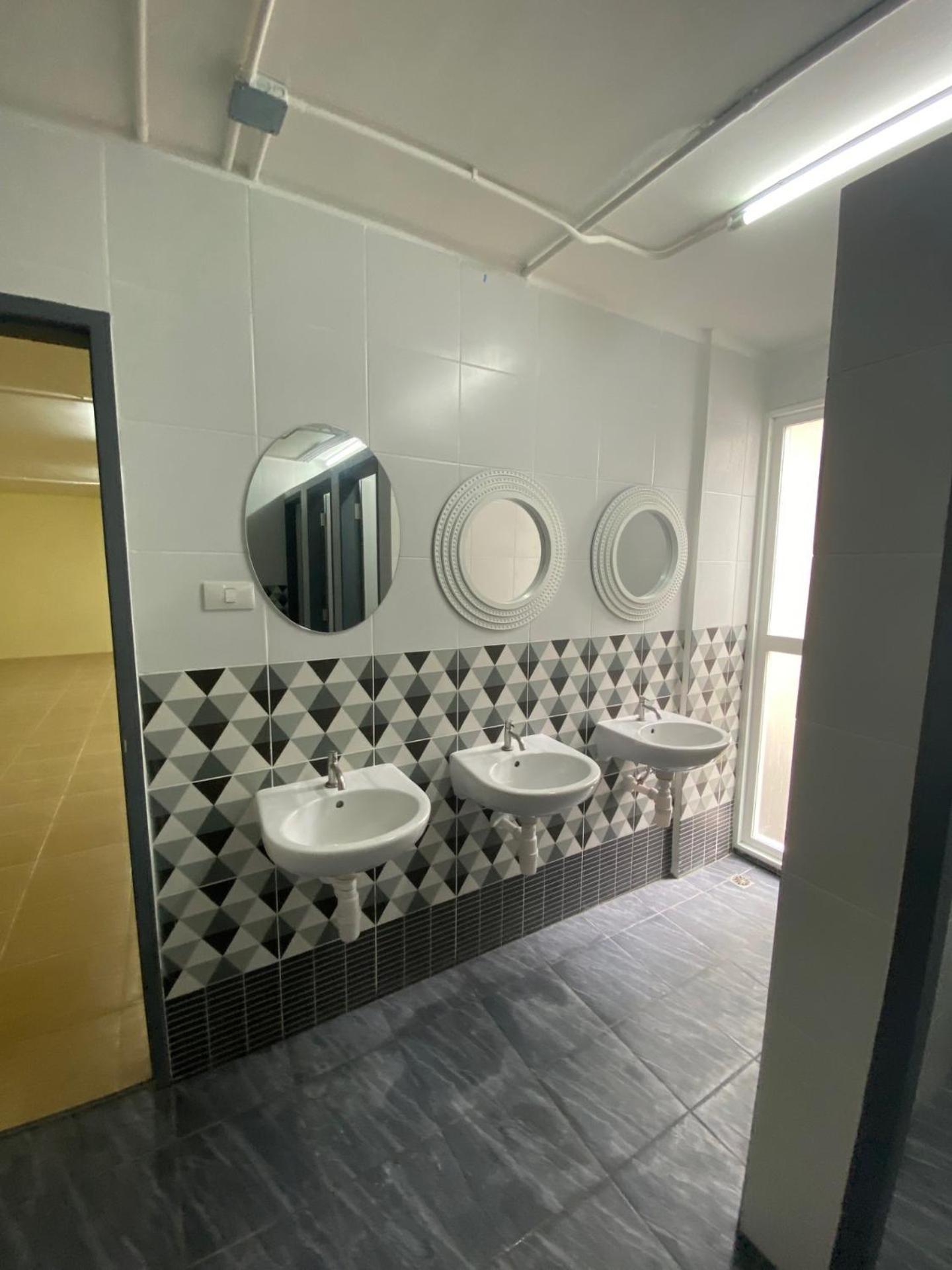 Nij Lady Dorm Hostel *