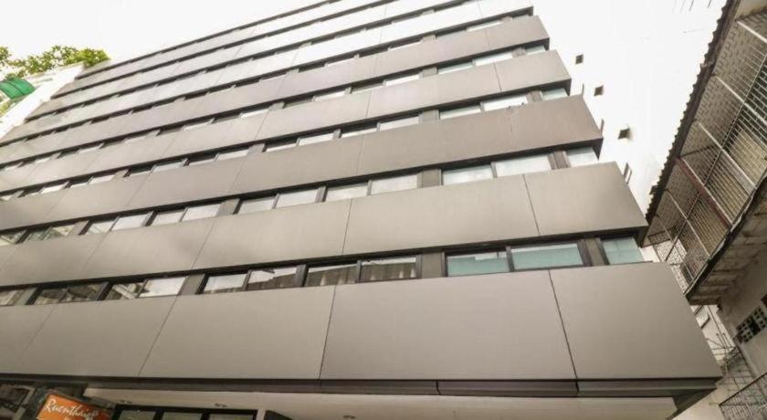 Hotel Oyo 225 Premier Place 2*