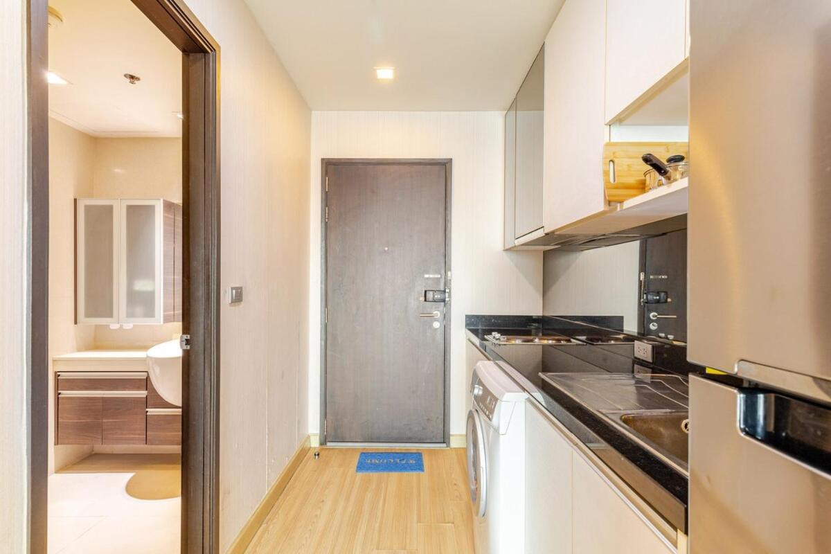 Super View Room, Swimming Pool,gym,150m Walk To Bts * Bangkok