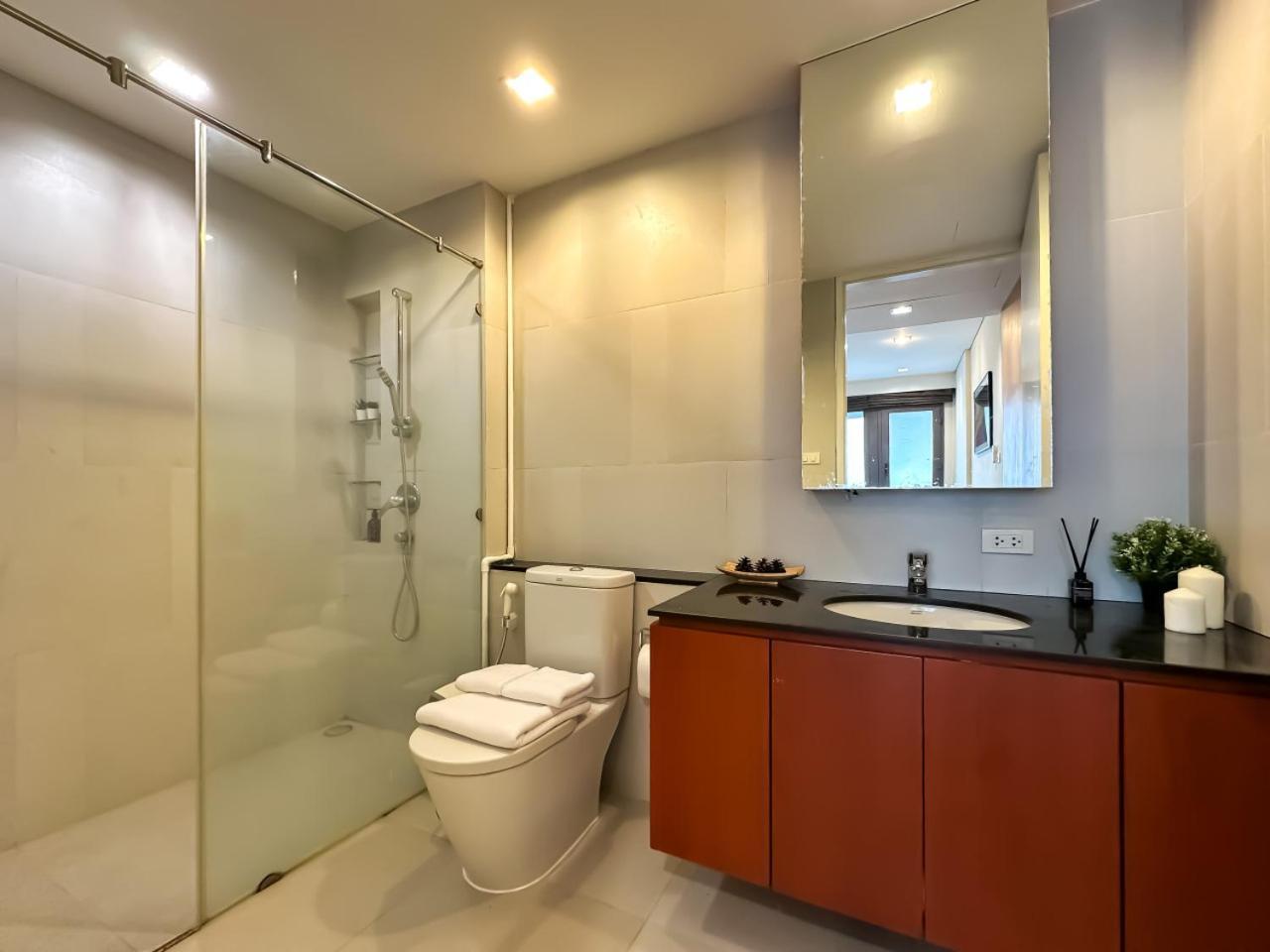 Apartment Spacious High Rise 2br - Ultra Fast Wifi - Phrom Phong