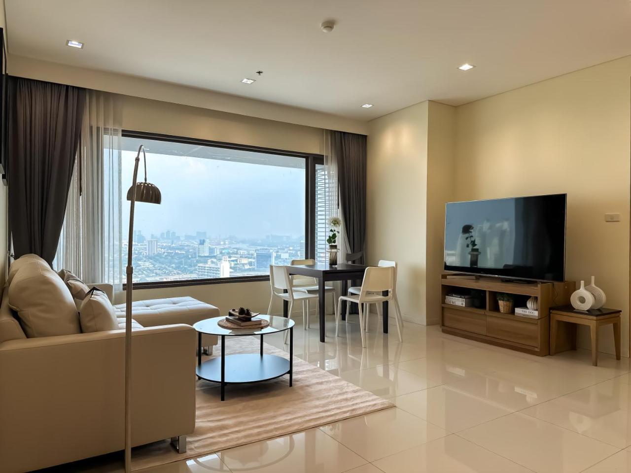Apartment Spacious High Rise 2br - Ultra Fast Wifi - Phrom Phong *