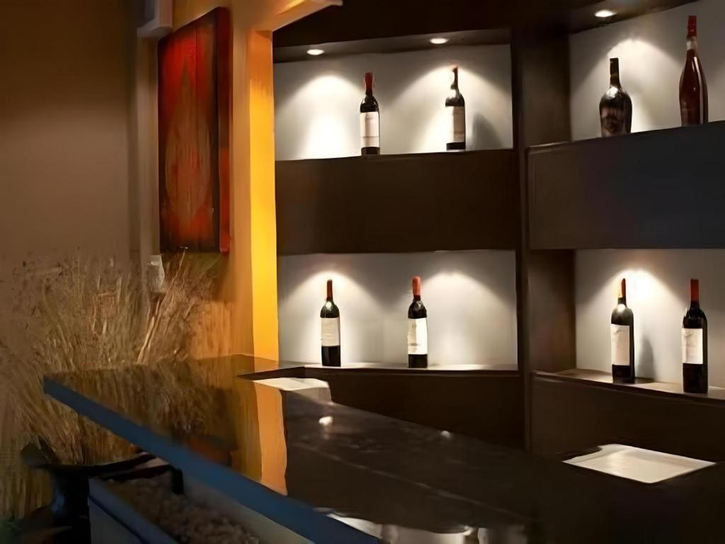 Grand Pinnacle Hotel 3*