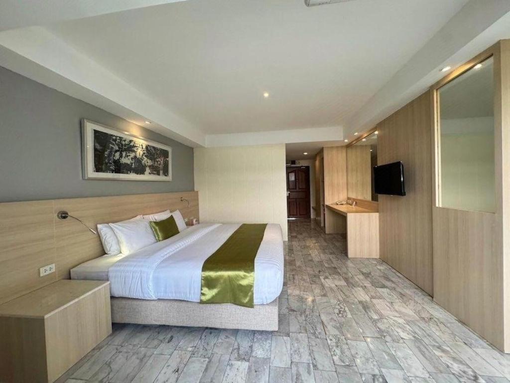 Hotel Jolly & 3*