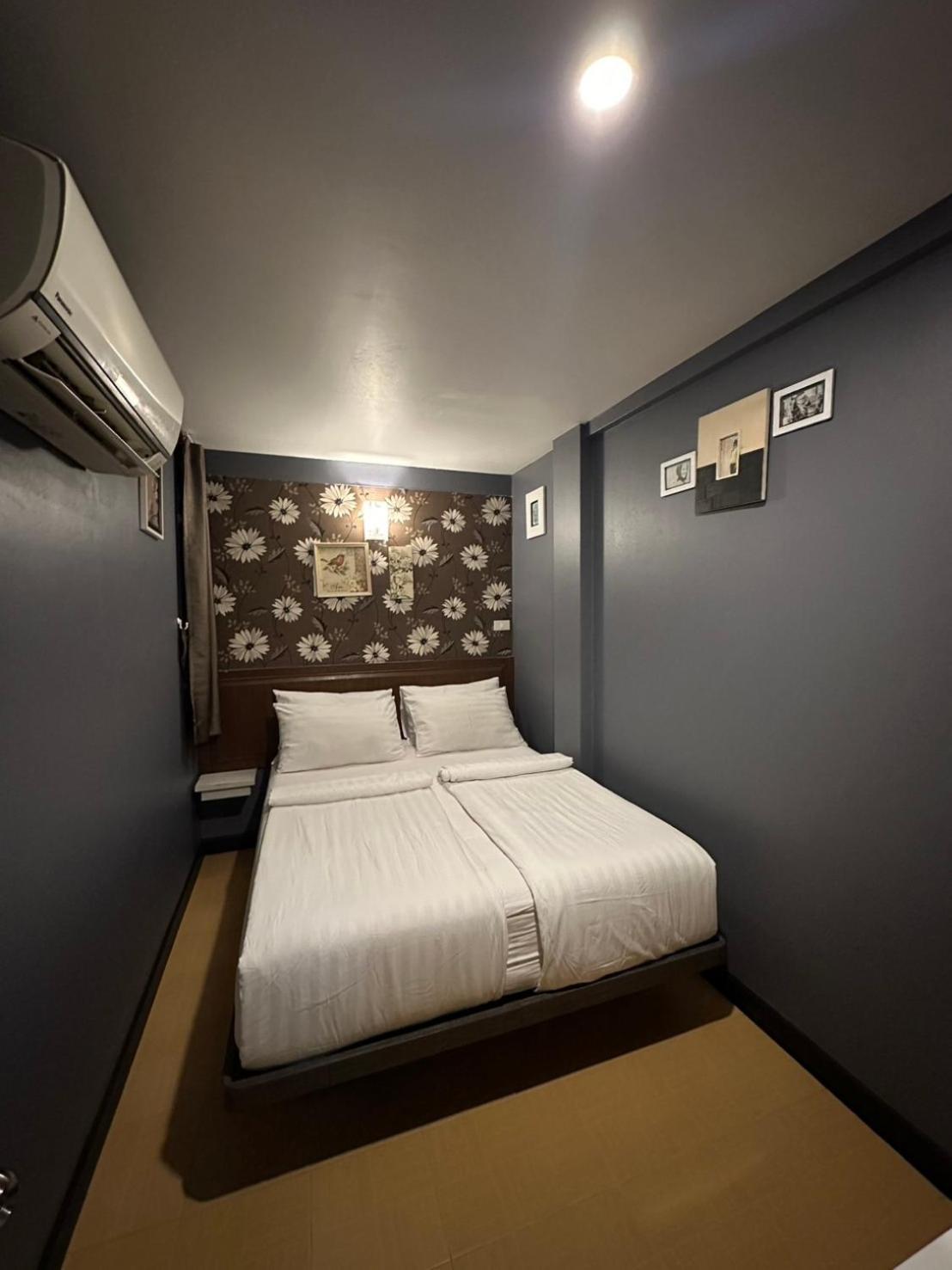 Bbhouse Phra Athit Bangkok