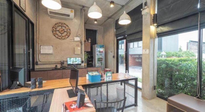Hotel Oyo 75368 Demadre