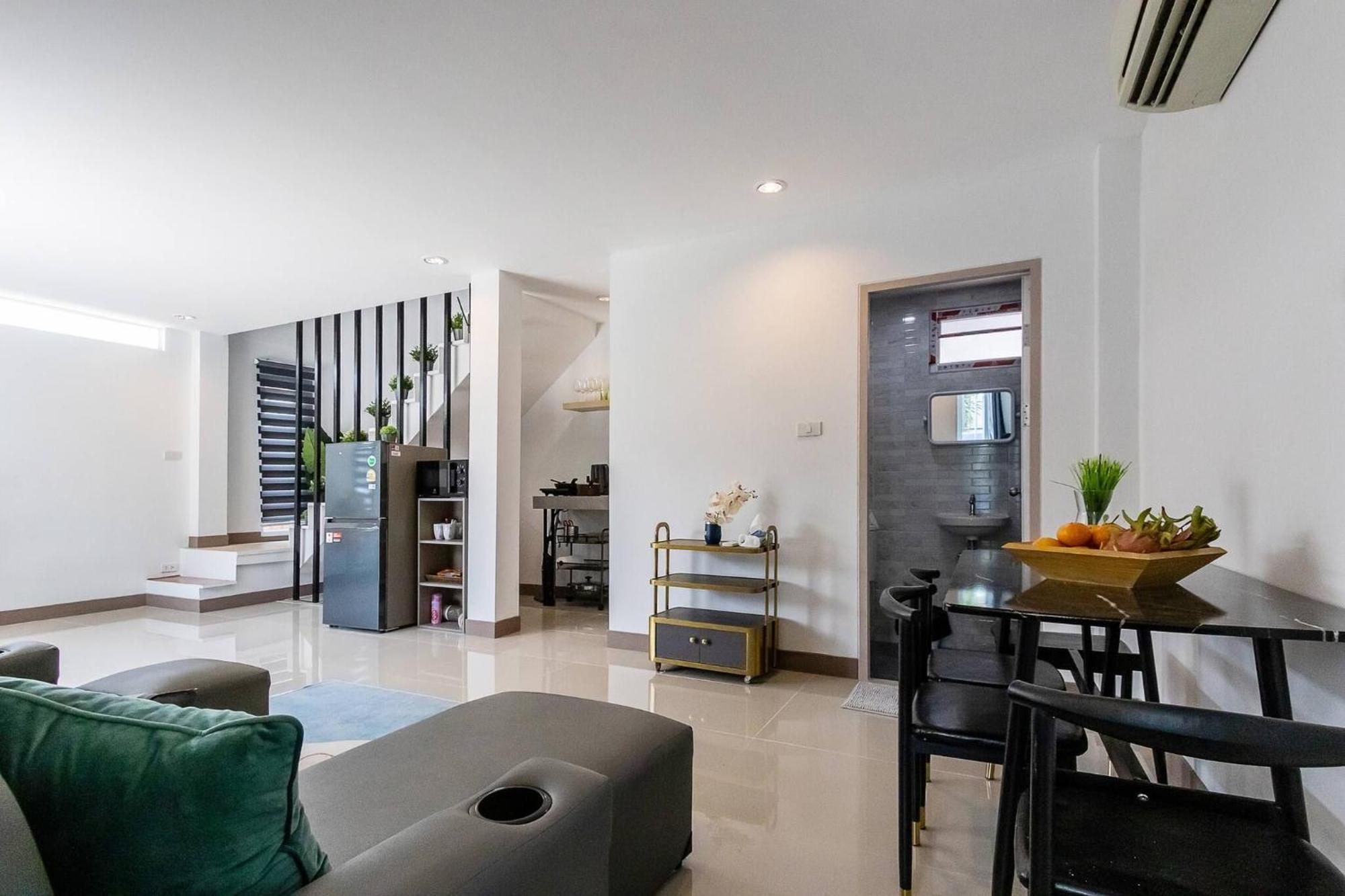 Chalet Tiny House Srinakarin At Sri Bearing Station *