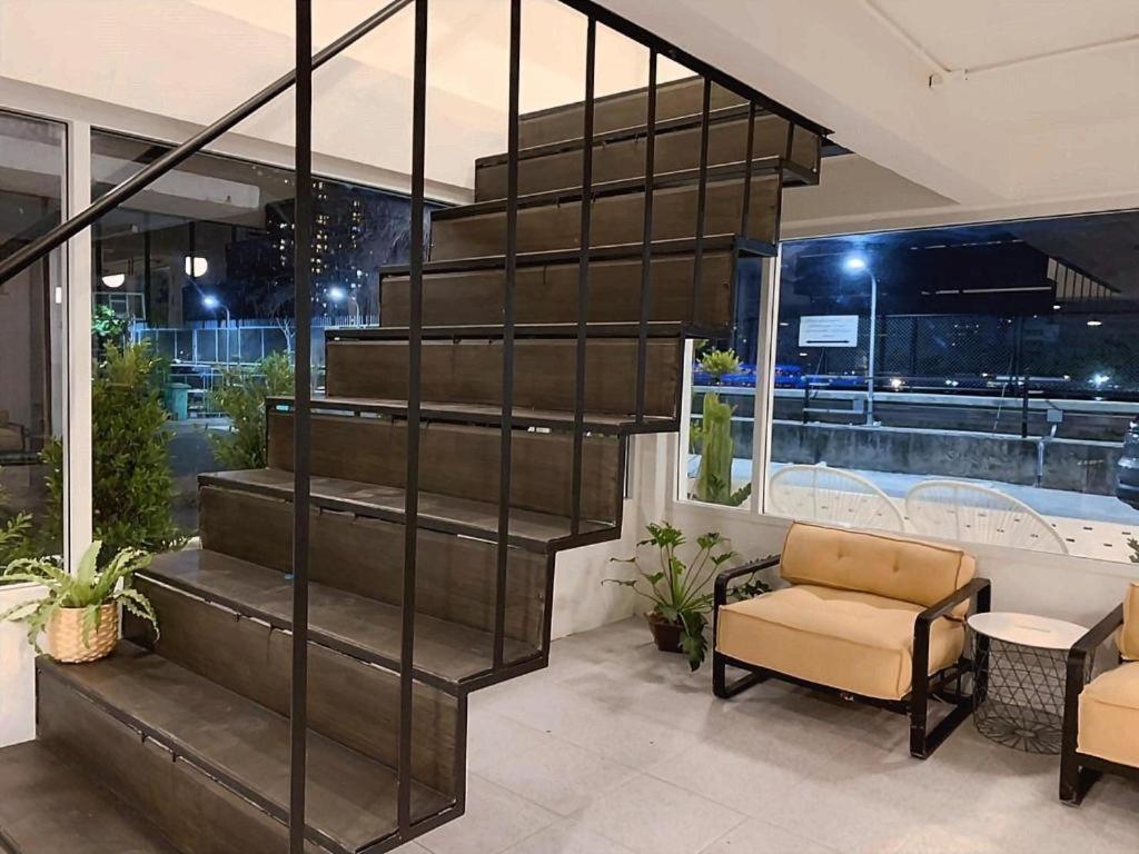 Hotel Kowtha Rivertel
